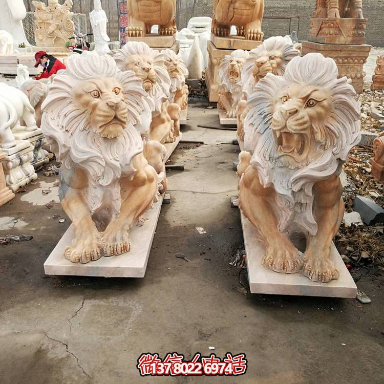 大理石石雕獅子雕塑，點綴晚霞紅園林景觀