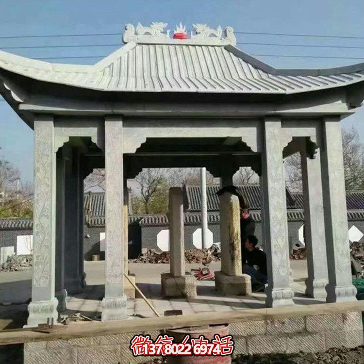 精美大型戶外涼亭，用石雕雕塑裝點大理石美景