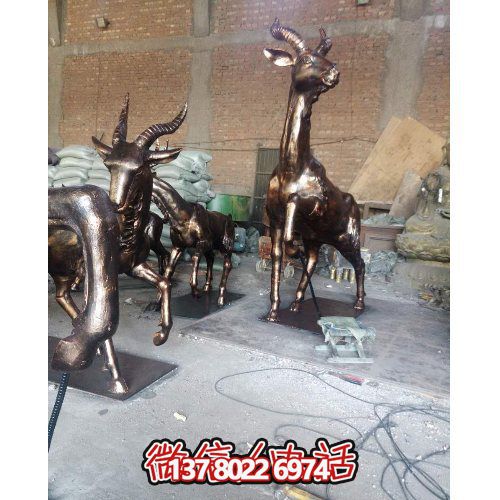 大型梅花鹿銅雕雕塑，裝點別墅小區