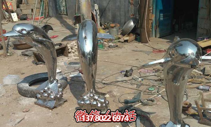 不銹鋼海豚雕塑——點綴花園，增添寧靜之美