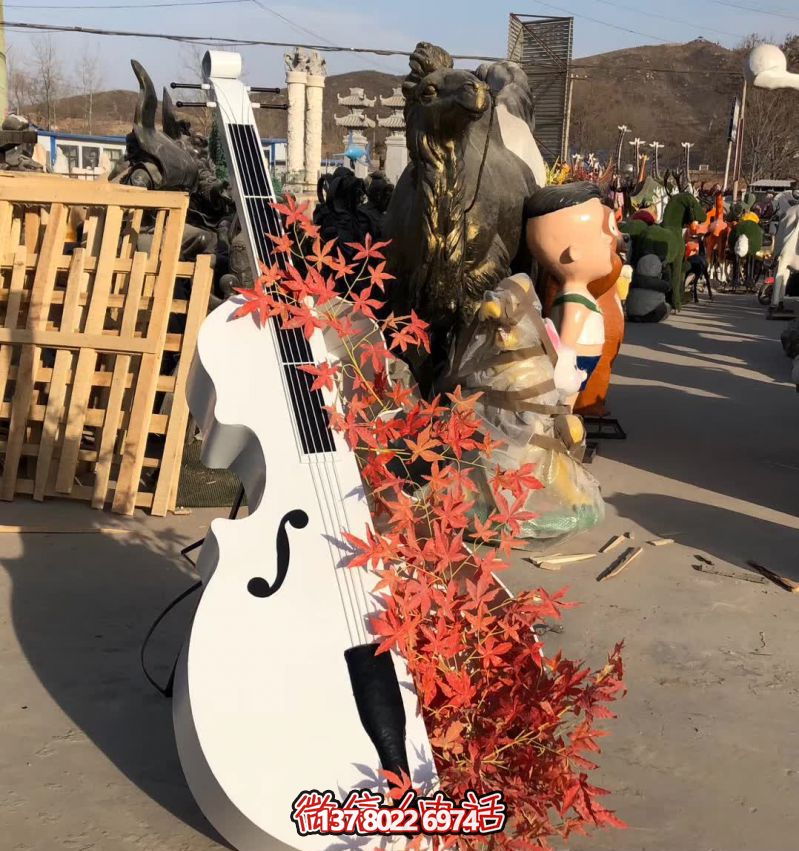 戶(hù)外創(chuàng)意玻璃鋼白色大提琴雕塑